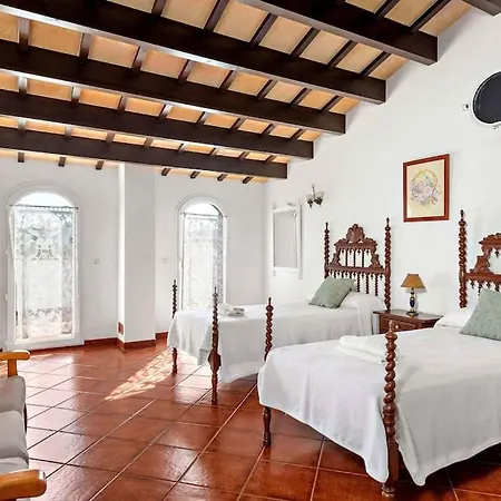 4 Bedroom Villa, Pool, 500m To Beach, Cala En Blanes