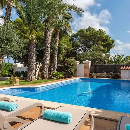 Вилла 4 Bedroom Villa, Pool, 500m To Beach, Cala En Blanes Кала-эн-Бланес