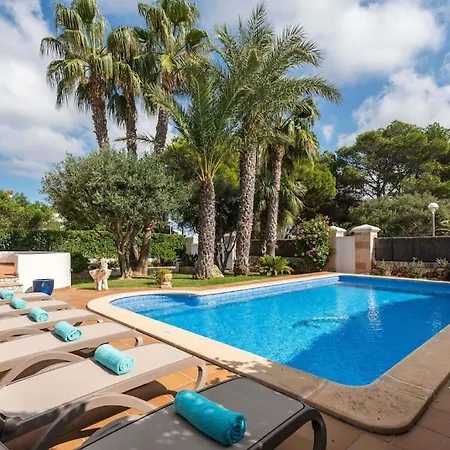 ヴィラ 4 Bedroom Villa, Pool, 500m To Beach, Cala En Blanes カラ・エン・ブラネス
