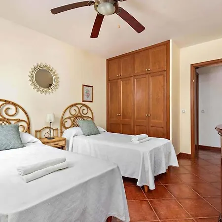 4 Bedroom Villa, Pool, 500m To Beach, Cala En Blanes