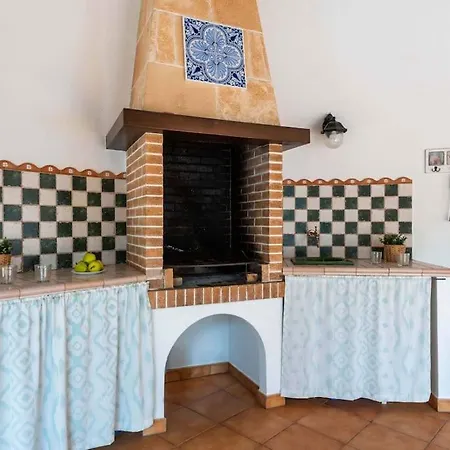 4 Bedroom Villa, Pool, 500m To Beach, Cala En Blanes