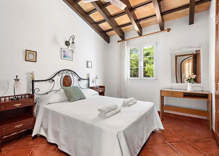 Villa 4 Bedroom Villa, Pool, 500m To Beach, Cala En Blanes Cala'N Blanes (Menorca)